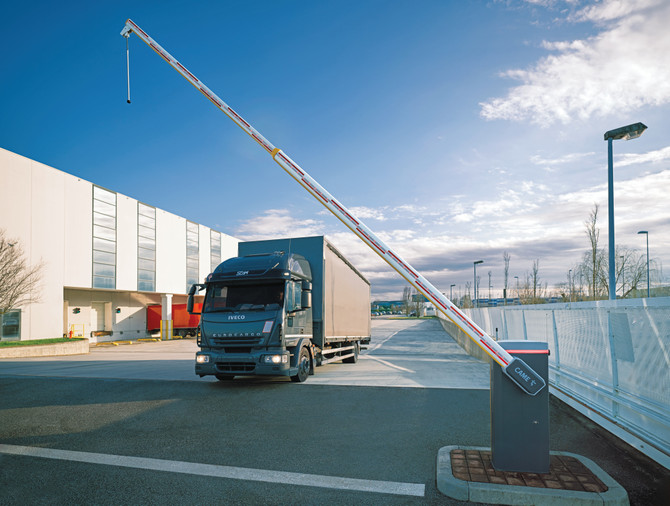 Barrera vehicular CAME GARD GT8